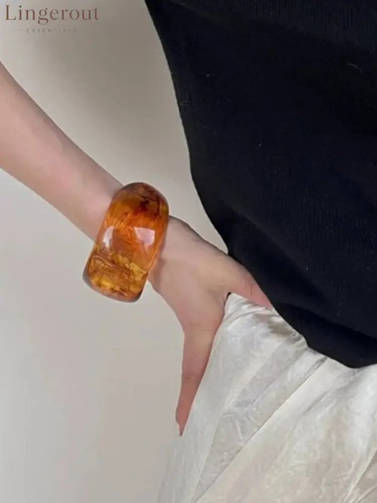 Fashionable Special-Shaped Resin Bracelet