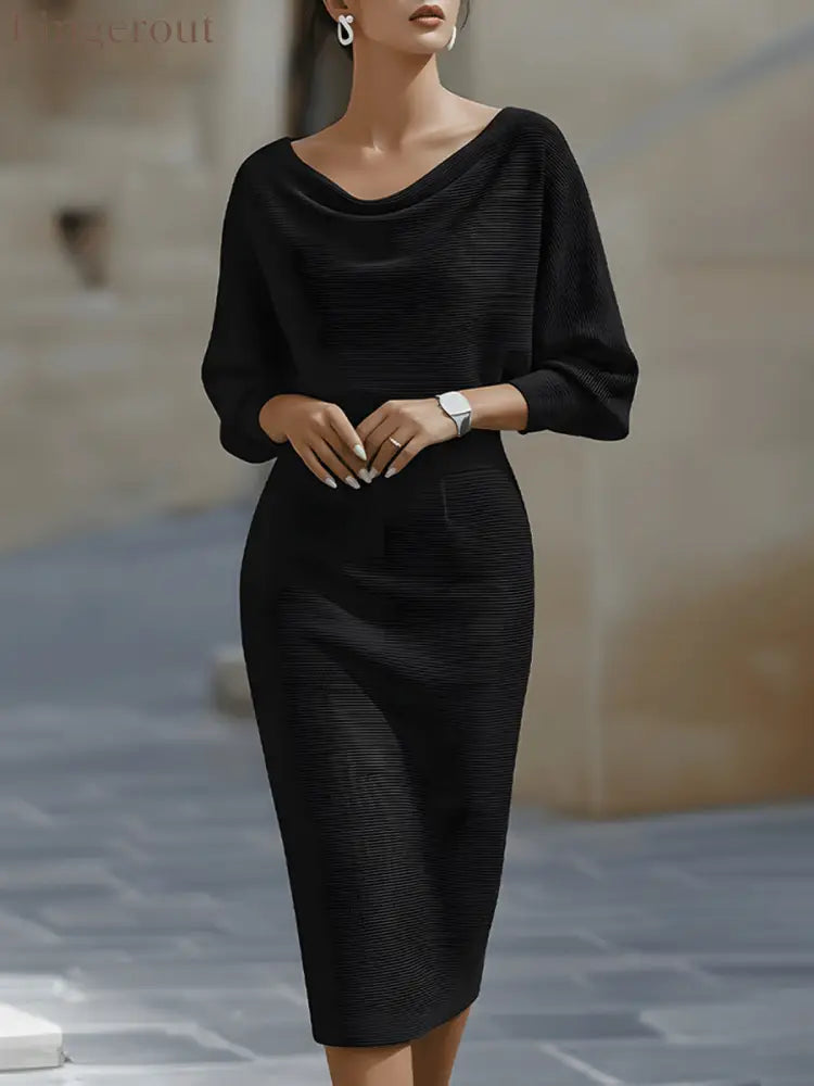 Sculpted Elegance Midi Dress - Black / S