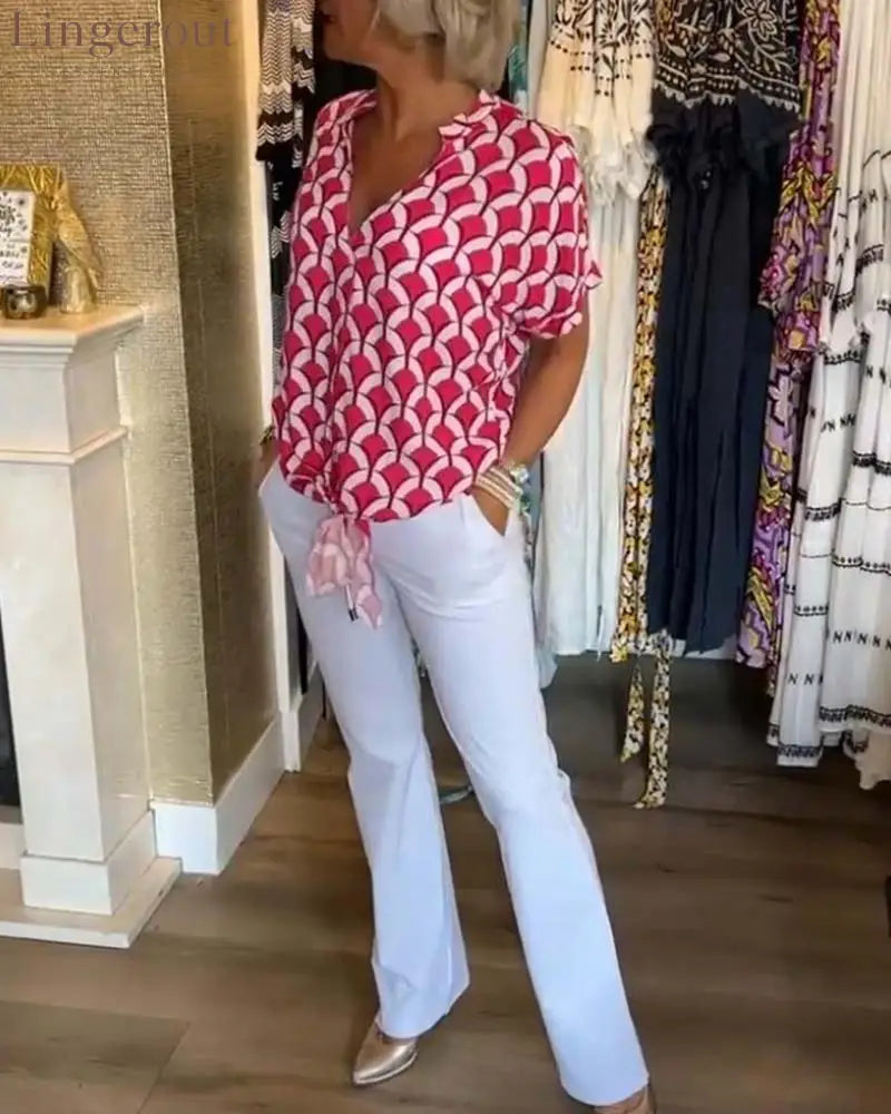 Short-sleeved V-neck printed casual top